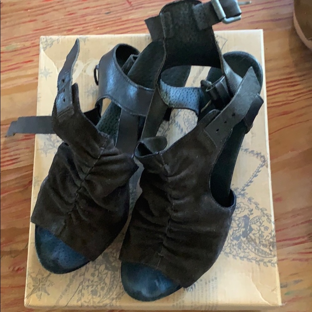 Free People Sacramento black suede clogs